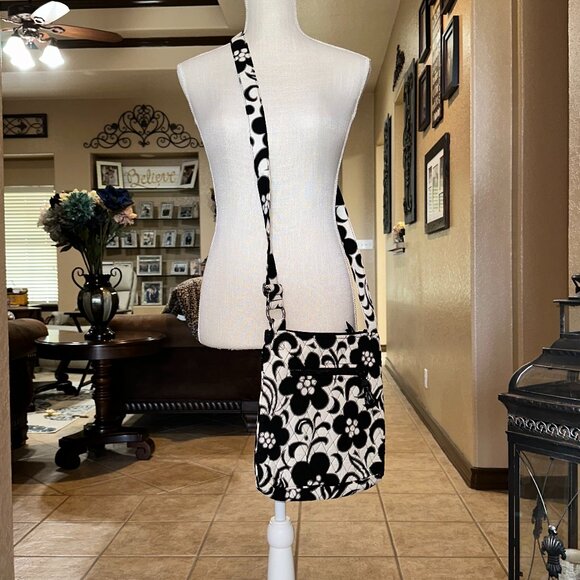 Vera Bradley Classic Hipster Various Patterns - Picture 3 of 15